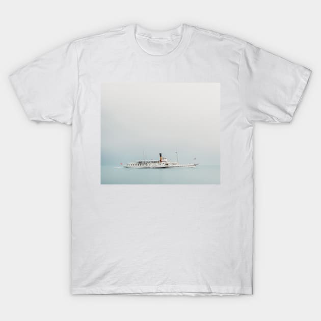 The power of the ocean T-Shirt by hamptonstyle